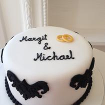 Motivtorte Hochzeit schwarze Ornamente