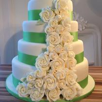 Motivtorte Hochzeit weißer Rosenwasserfall