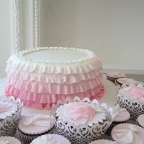 Motivtorte Hochzeit rosa Rüschen